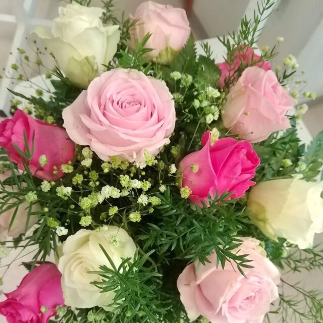 Ruusuja ja muita ihanuuksia kukkakaupalla🩷💚❤️ Tervetuloa sukeltamaan äitienpäivän tunnelmaan⚘️🌿🌺☘️