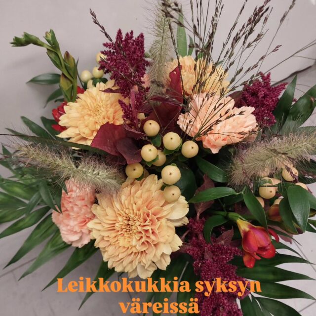 Kukkakaupalla🏵🌺🌿
Markkinaviikonlopun iloksi!